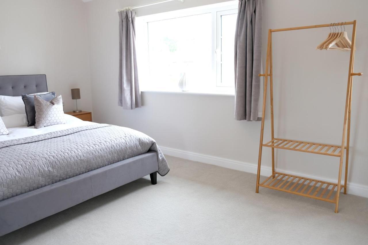Casa de férias Chaloners, Free Parking, Large Garden, Close To Races & Centre